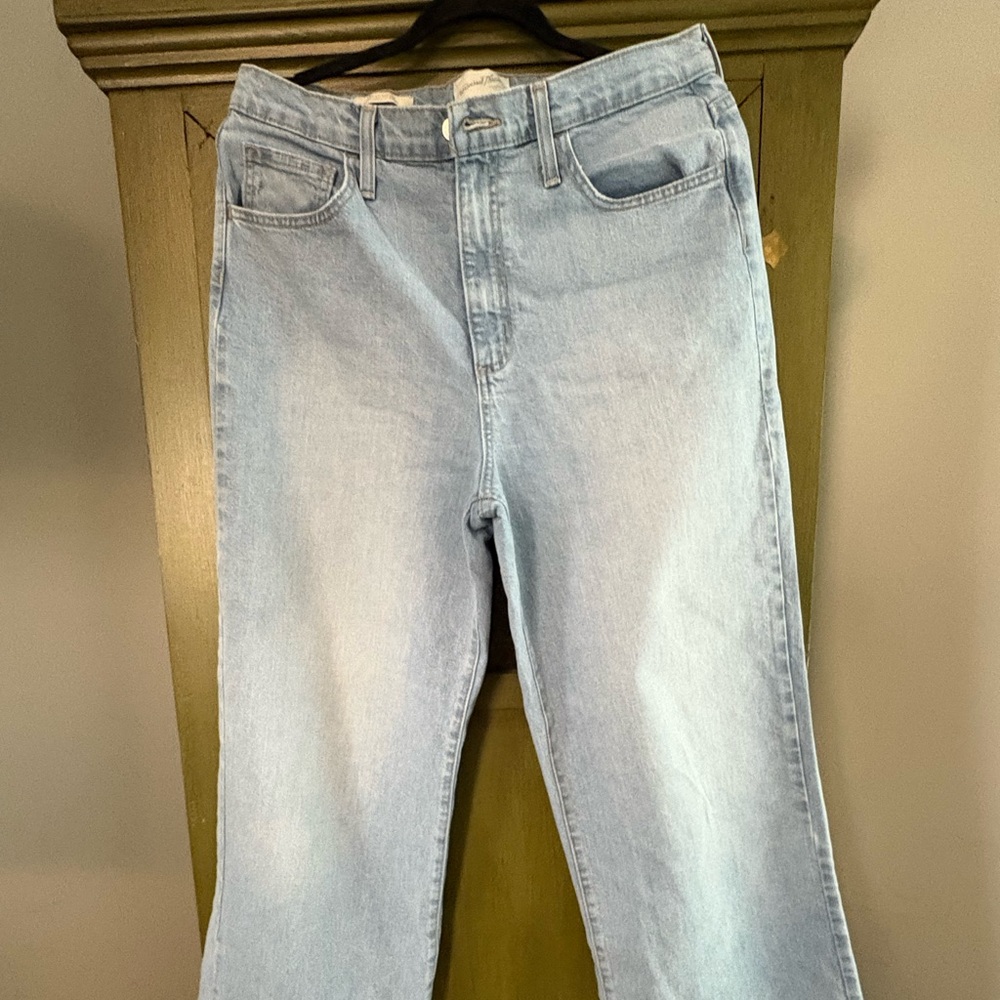 Univrsal Thread High-Rise Wide-Leg Jean, EUC, light wash